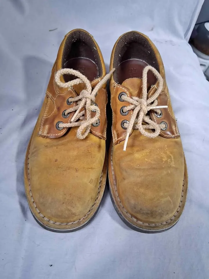 Size 8 Griffin shoes thumbnail