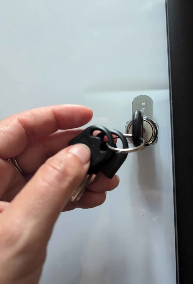 Swansea Lockable White Board (dry erase) - photo 3