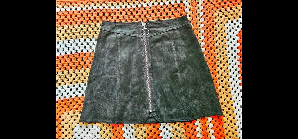 Size S Zara Green Suede Zippered Retro Mini Skirt
