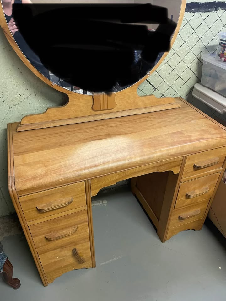 Wardrobe and makeup Table set - photo 4
