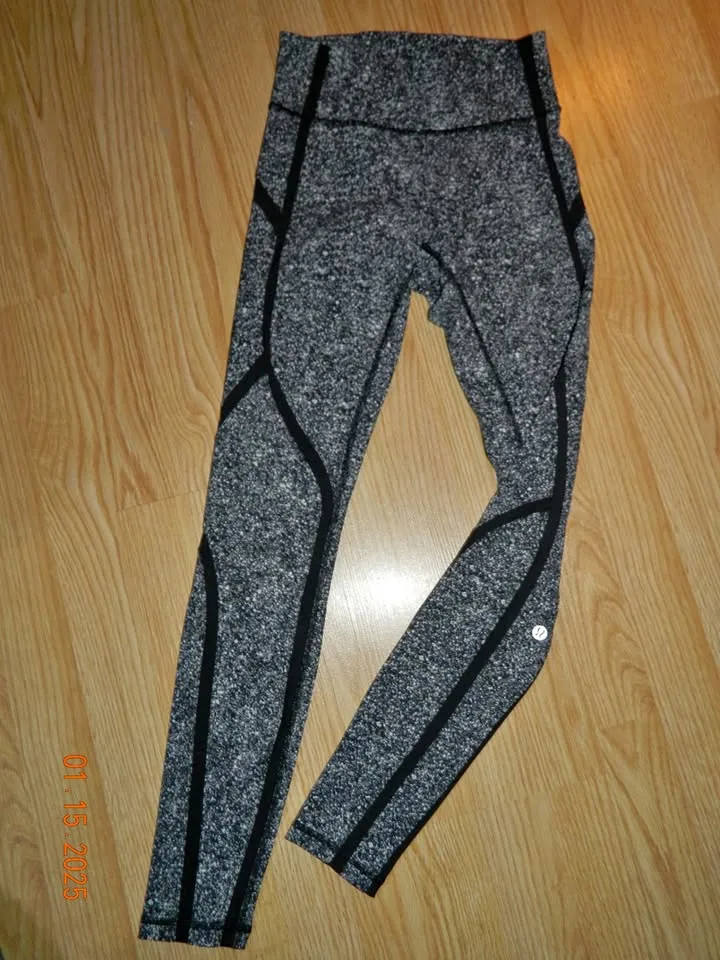 LULULEMON SLEEK AND STRONG TIGHT 28" size 4 LIKE NEW thumbnail