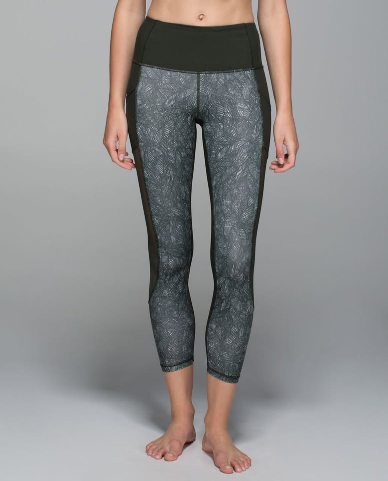 LULULEMON HI TIMES PANT(luxtreme, mesh) size 2...EUC - photo 3