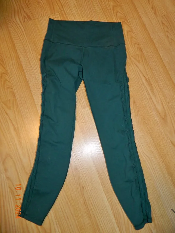 LULULEMON HI TIMES PANT (RHYTHM)..size 8...VGUC-EUC thumbnail