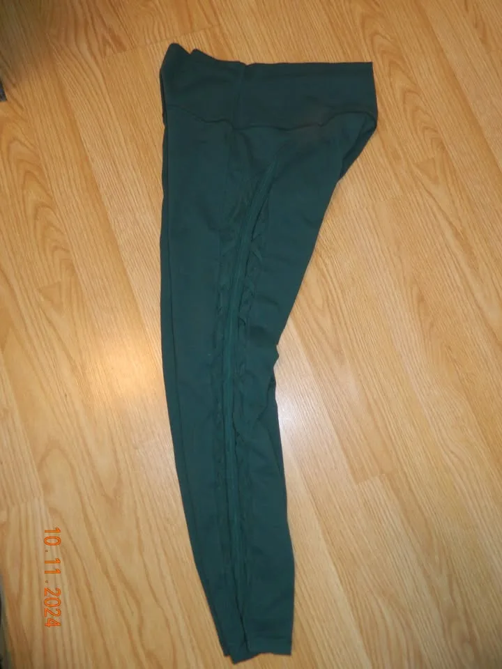 LULULEMON HI TIMES PANT (RHYTHM)..size 8...VGUC-EUC image indicator(2)