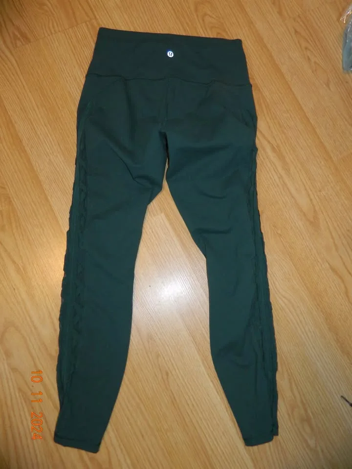 LULULEMON HI TIMES PANT (RHYTHM)..size 8...VGUC-EUC image indicator(3)