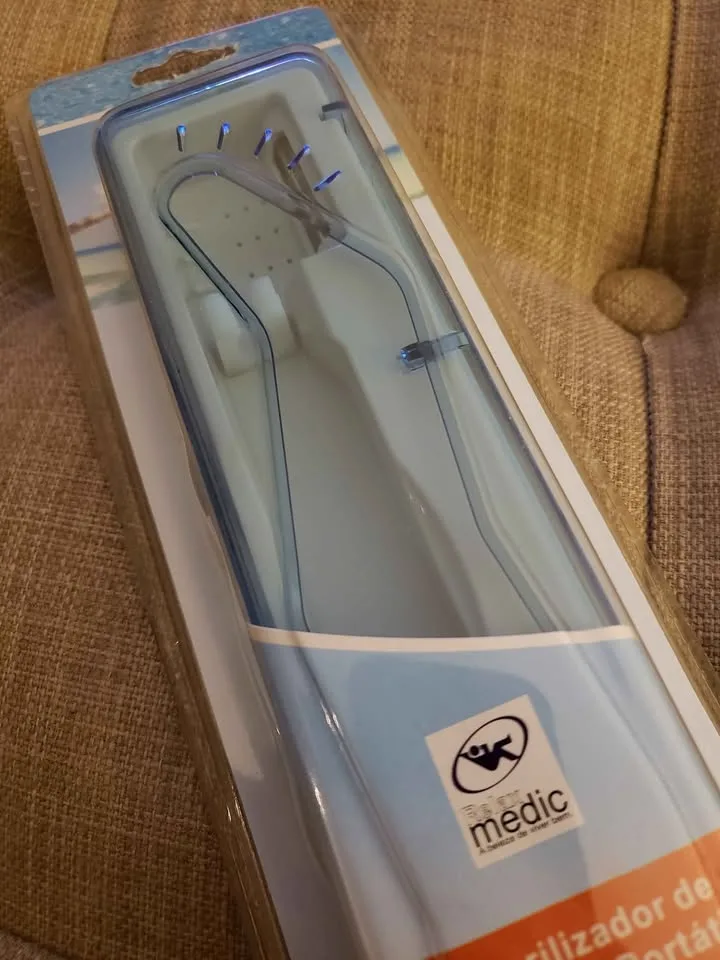 UV Toothbrush Sanitizer Case image indicator(3)