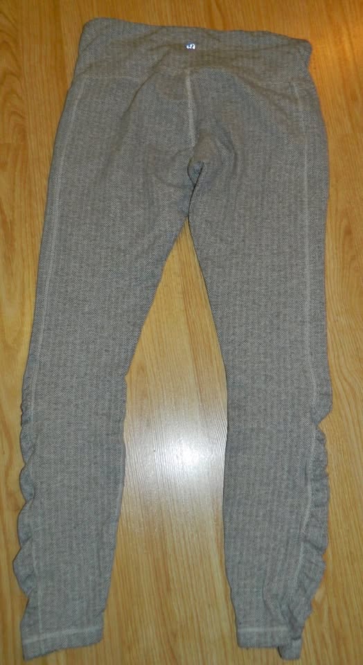 LULULEMON TURN AROUND TIGHT...rulu...size 8