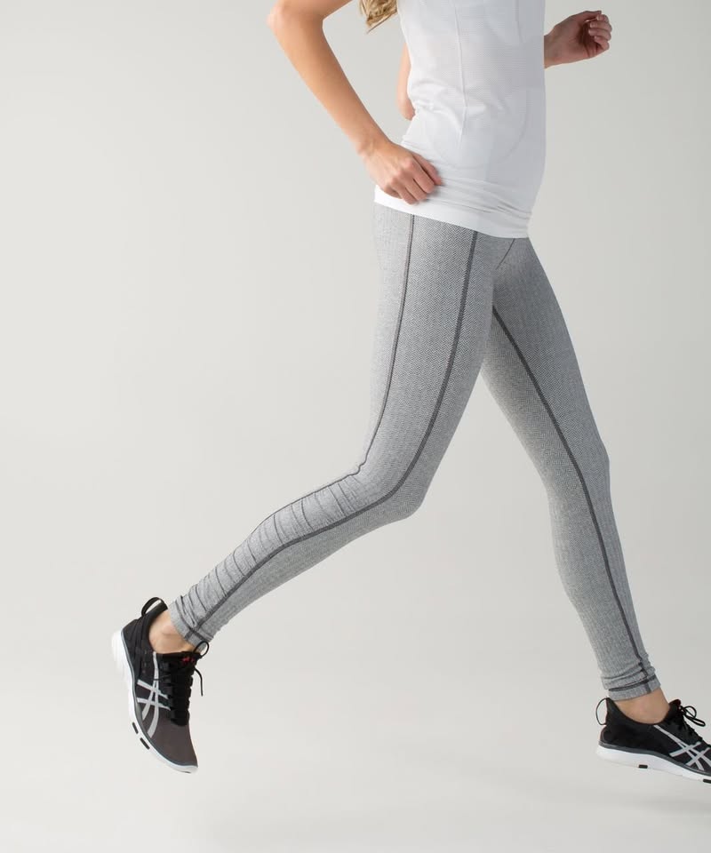 LULULEMON TURN AROUND TIGHT...rulu...size 8 - photo 2