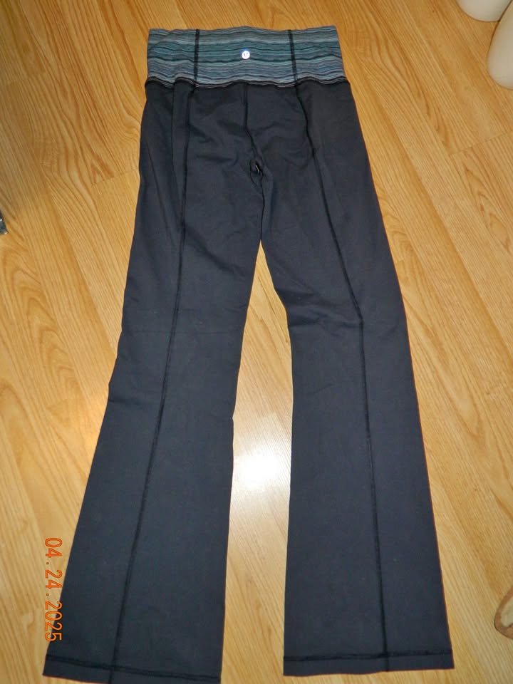 LULULEMON HI RISE GROOVE PANT size 6 or 8 tall(34")...EUC