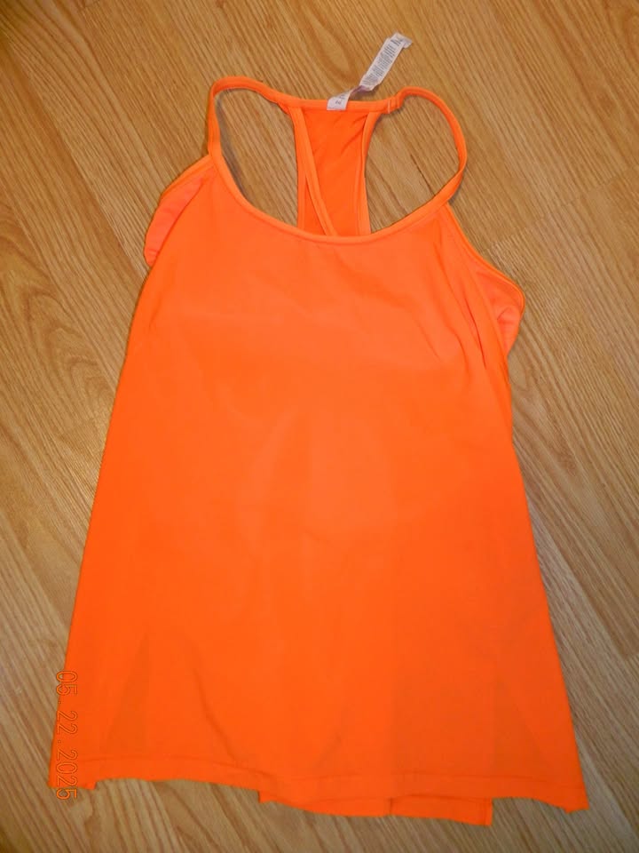 LULULEMON AMPED TANK size 6...EUC