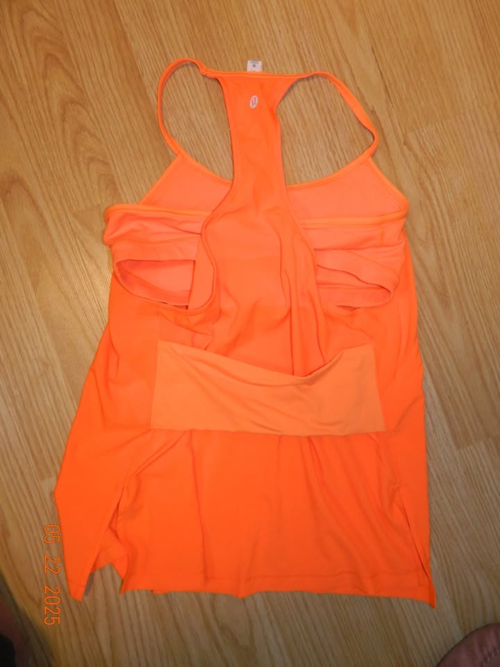 LULULEMON AMPED TANK size 6...EUC - photo 2