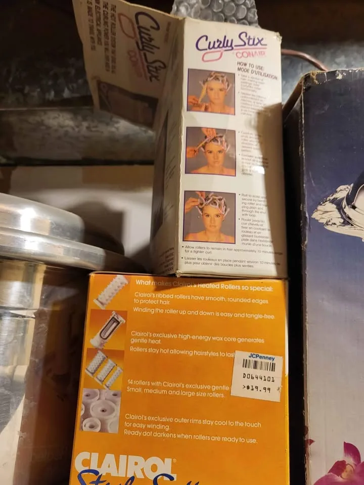 Two Sets of Curlers image indicator(2)