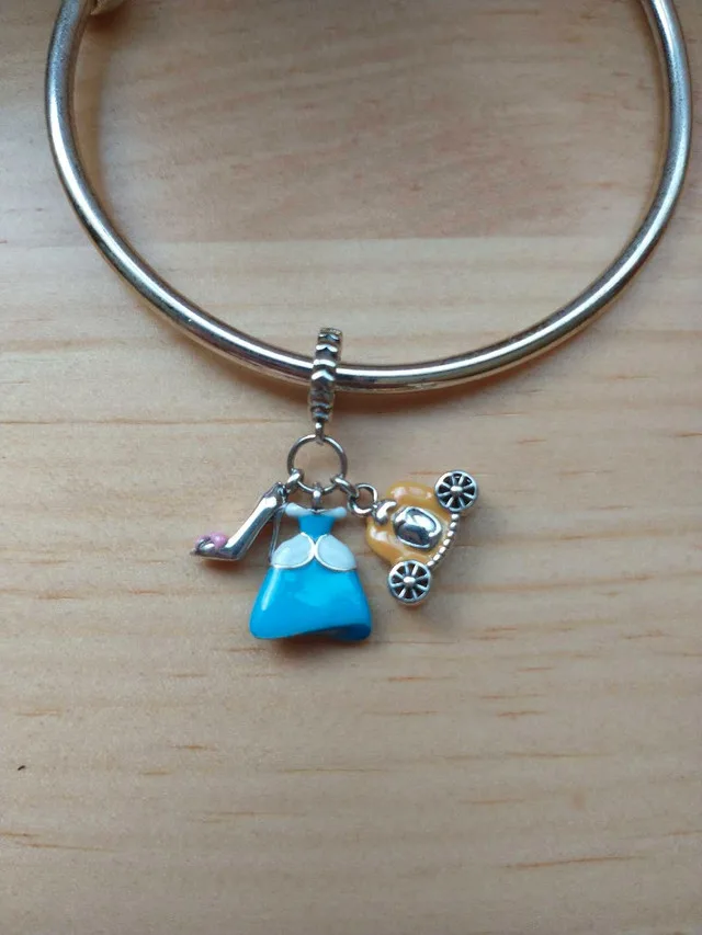 Cinderella Bracelet Charm image indicator(2)