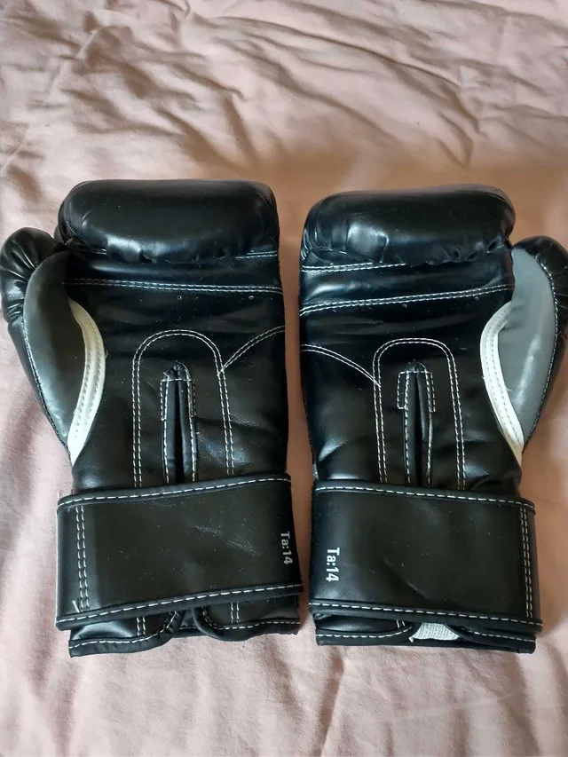 Everlast Boxing Gloves image indicator(2)