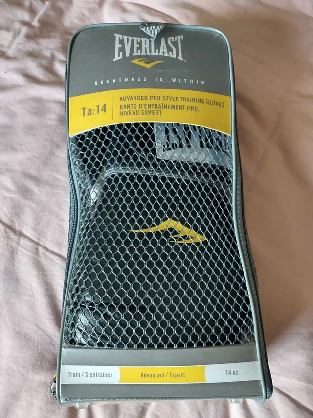 Everlast Boxing Gloves image indicator(3)