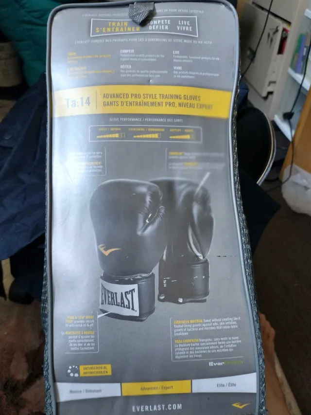Everlast Boxing Gloves image indicator(4)