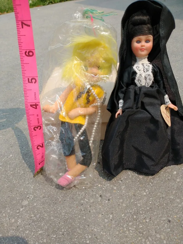Vintage Dolls image indicator(2)