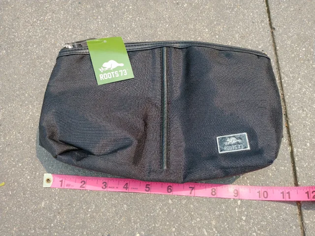 New Roots Toiletry Bag image indicator(2)