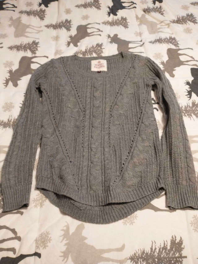 Women's XS Knitted Sweater