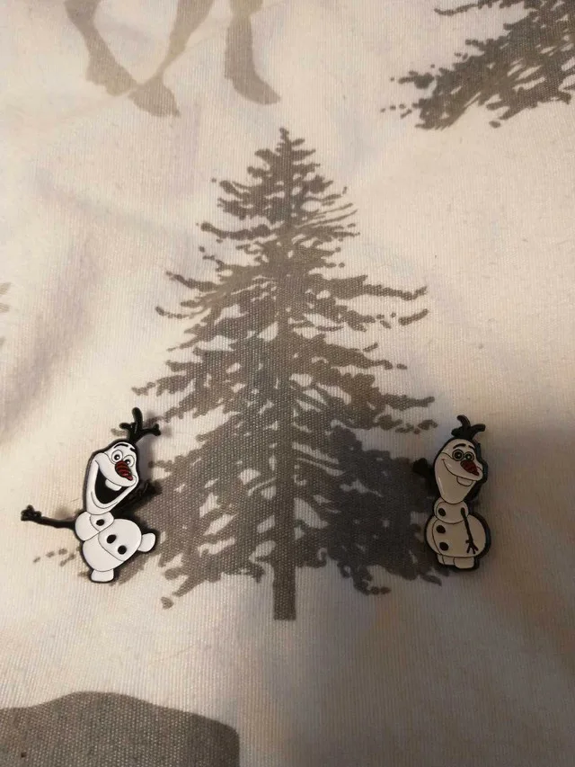 Olaf Pins