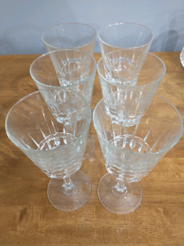6 Crystal Wine Glasses - photo 2