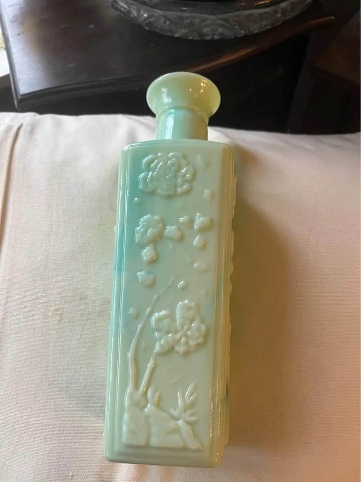 AVON 1972 liquor bottle/vase & chamber pot & wash basin image indicator(8)