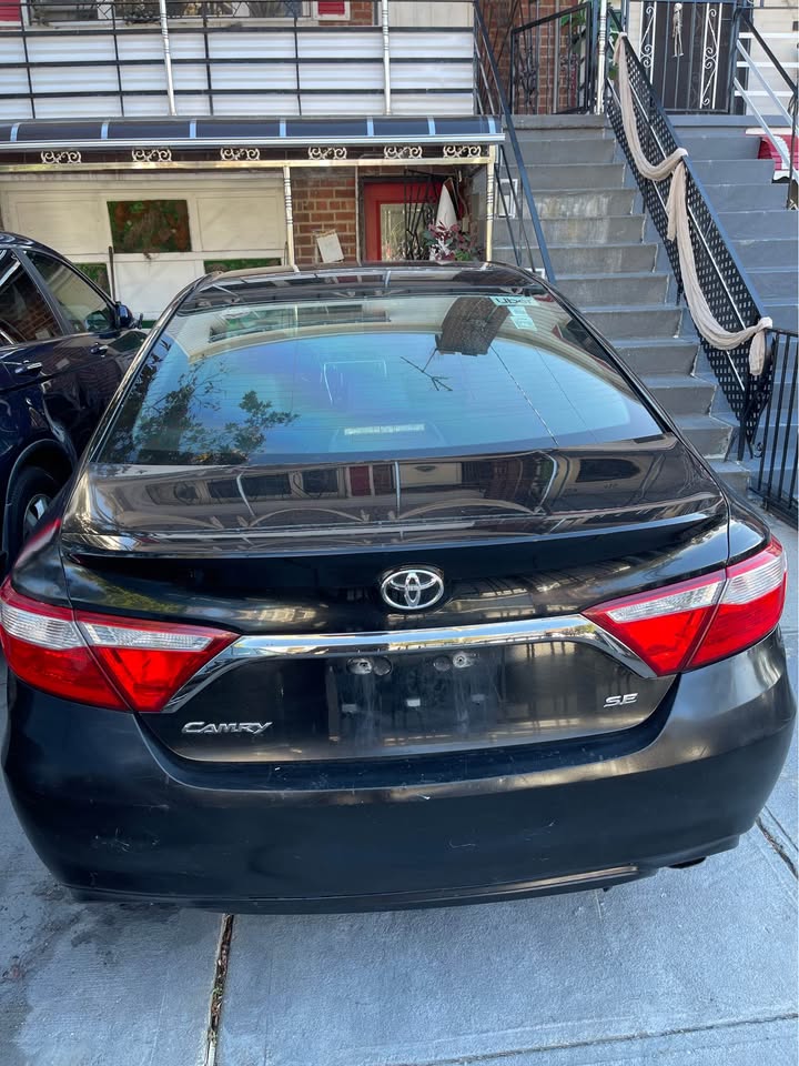 2017 Toyota Camry · SE Special Edition Sedan 4D - photo 3