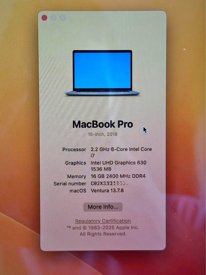MacBook Pro 15" (2018) - i7/16GB/256GB, Touch Bar