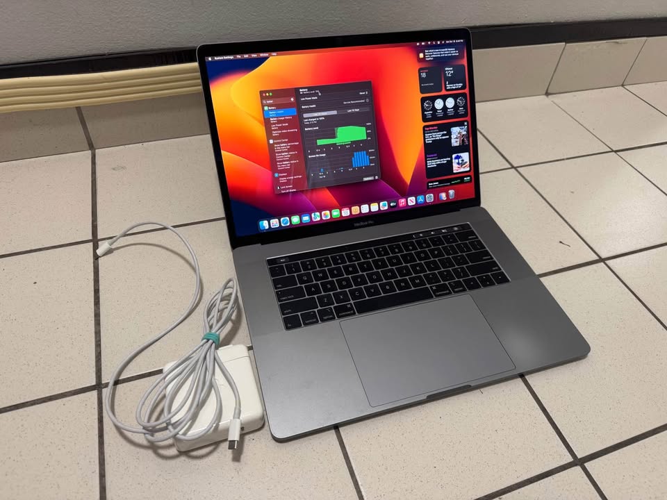 MacBook Pro 15" (2018) - i7/16GB/256GB, Touch Bar - photo 4