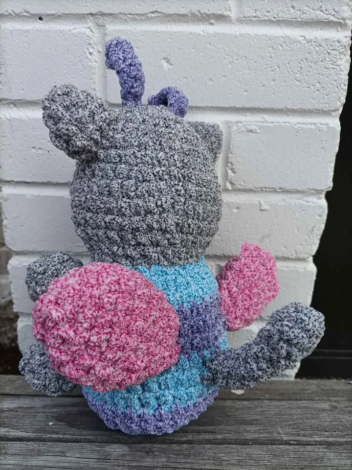 *NEED GONE ASAP* Cat-Bee Plushie - $15 image indicator(3)