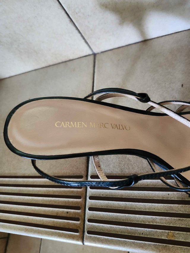Leather black strappy sandals - photo 5
