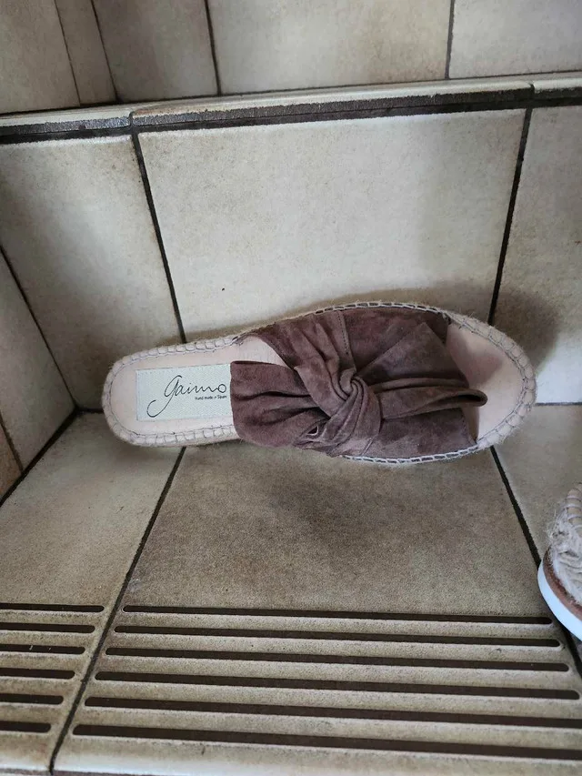 Espadrille slide sandles image indicator(2)