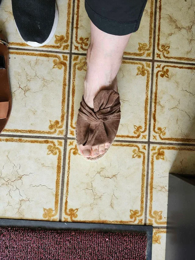 Espadrille slide sandles image indicator(4)