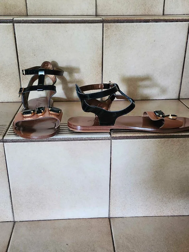 Italian leather flat sandles image indicator(6)