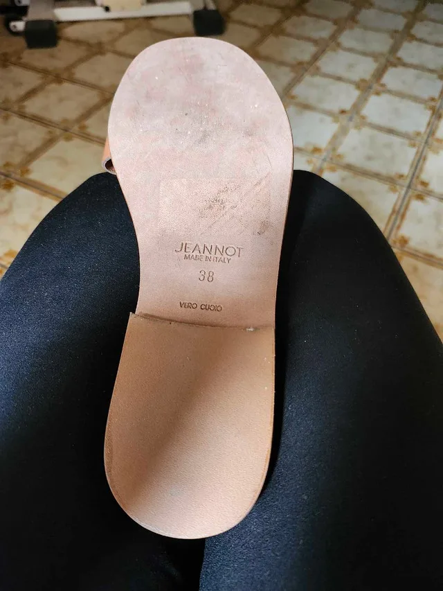 Italian leather flat sandles image indicator(7)