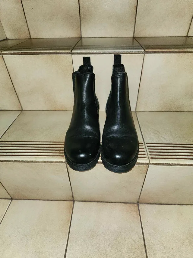 NEW Ladies Pajar leather pull up bootie image indicator(2)