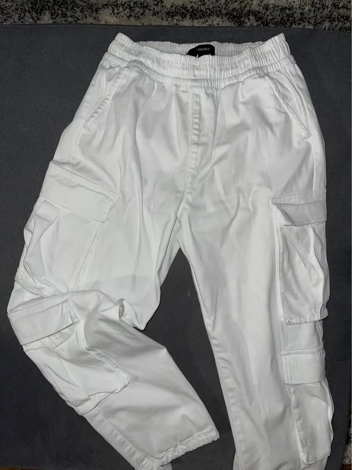 White Cotton Cargo Joggers image indicator(2)