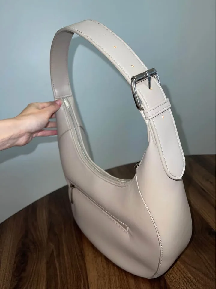 David Jones bag image indicator(4)