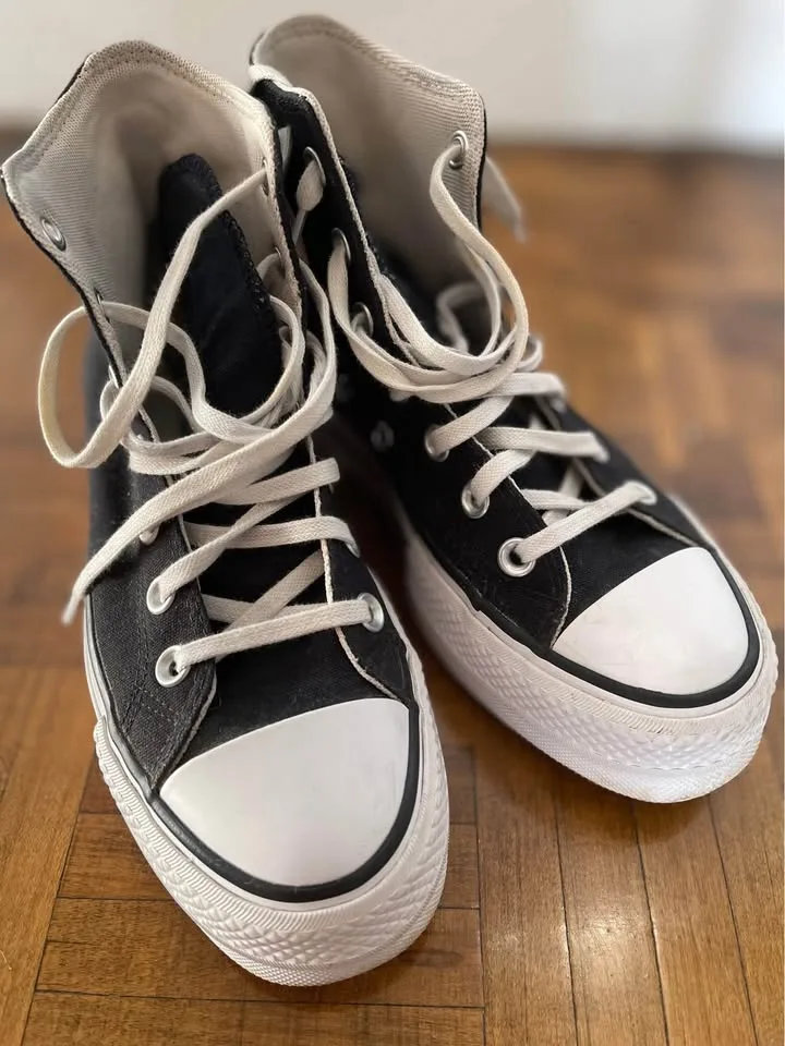 Converse Platform High Top image indicator(9)