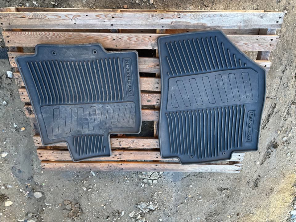 Nissan Pathfinder floor mats - photo 4