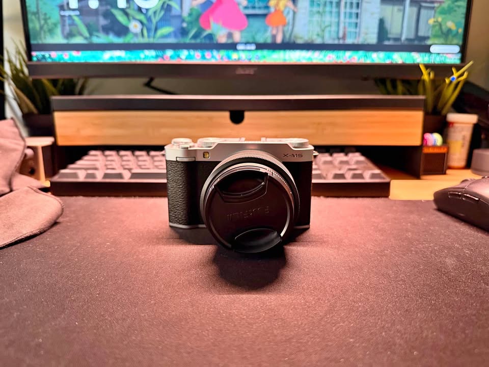 Fujifilm X-M5 w/ XC15-45mm F3.5-5.6