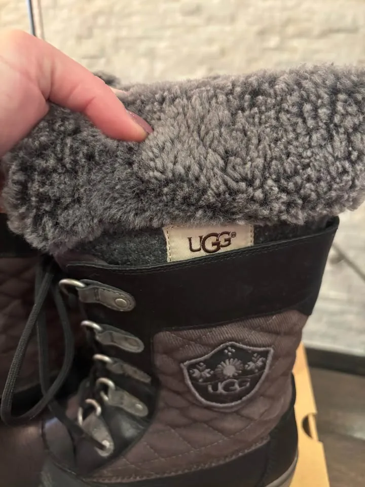 UGG Brynn Waterproof Leather Boots size 8 image indicator(3)