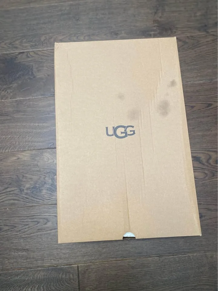 UGG- over the knee Bailey boots size 8 image indicator(10)