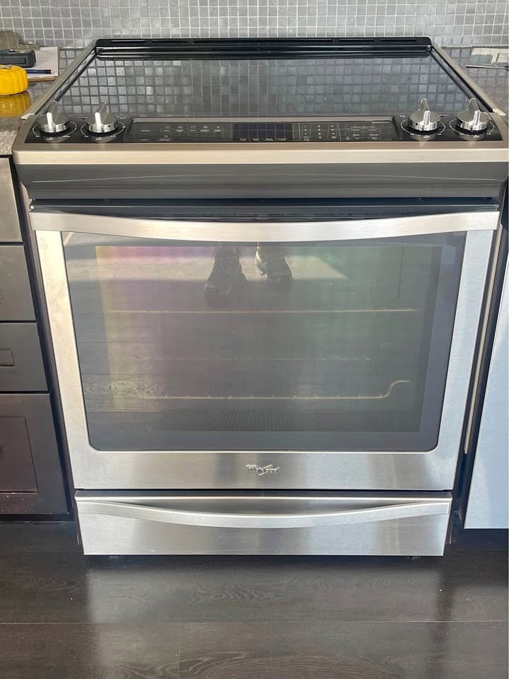 Whirlpool Slide-In Electric Range 30”, Stainless Steel