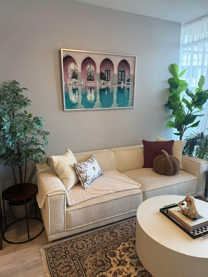 Couch Structube image indicator(4)