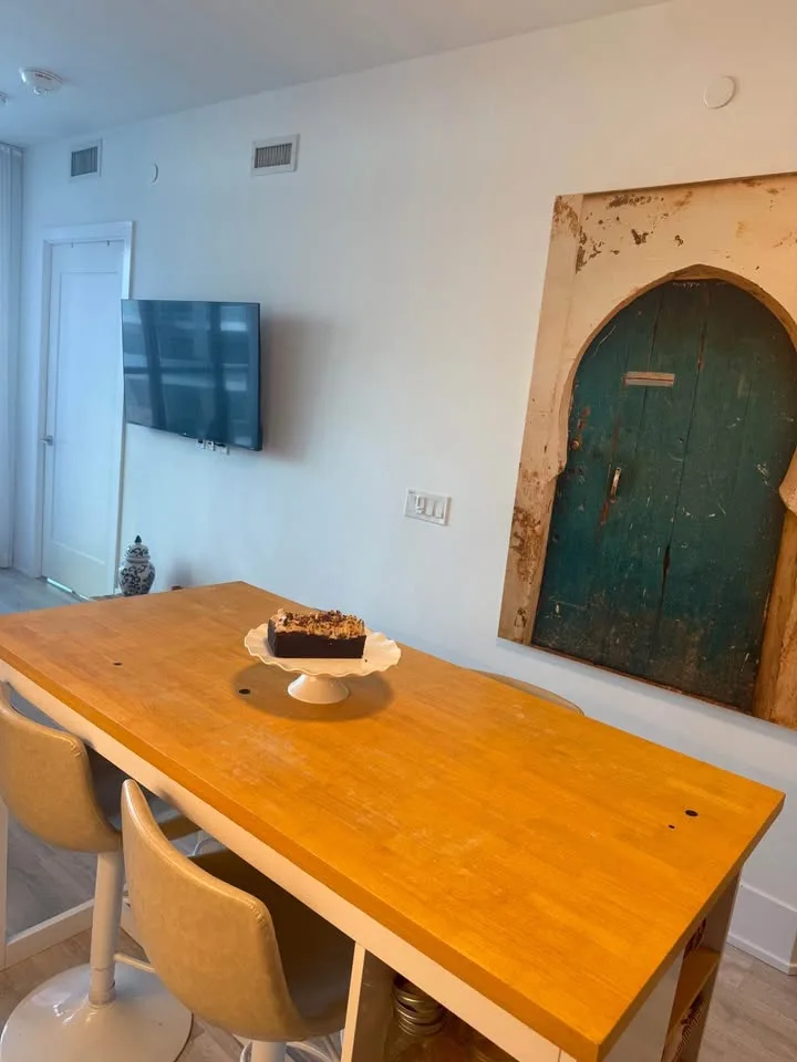 High Dining Table/ Kitchen Island + 4 chairs image indicator(2)