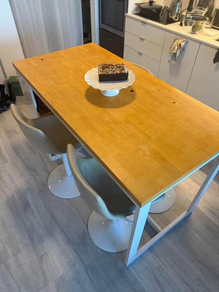 High Dining Table/ Kitchen Island + 4 chairs image indicator(3)