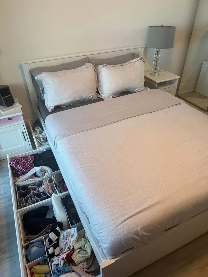 Queen Bed with Storage and Night Stands image indicator(5)