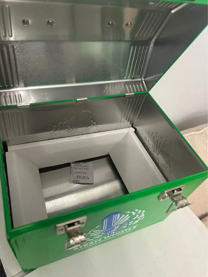 Steam Whistle Metal Lunch Box image indicator(2)