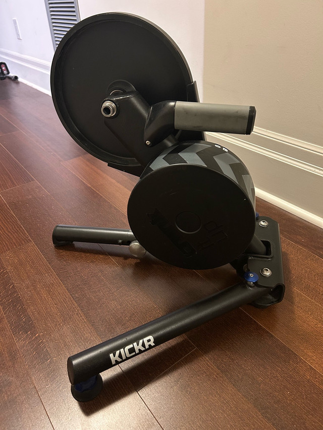 Wahoo Kickr v4 + 12spd cassette - photo 2